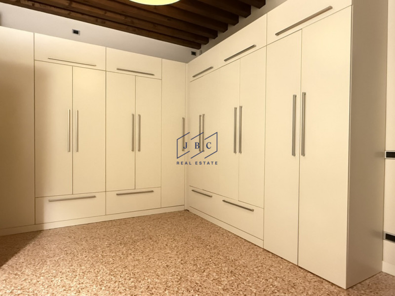 ODERZO - (TV)
All'interno di uno storico palazzo risalente ai primi anni del 1700, con vincolo a ...