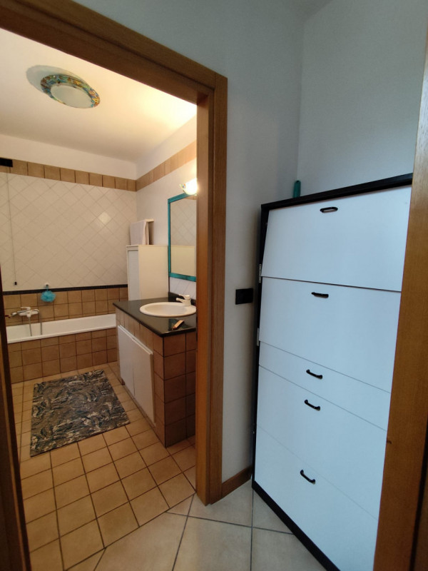 Scopri questo luminoso e spazioso appartamento pentalocale situato nella rinomata zona di San Mar...