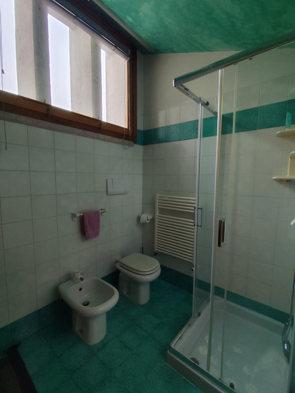 Scopri questo luminoso e spazioso appartamento pentalocale situato nella rinomata zona di San Mar...