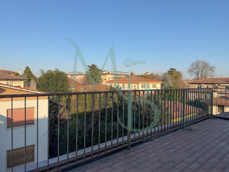 PADOVA - MADONNA PELLEGRINA: Immobiliare MB è lieta di proporre una casa che sorprende già dal pr...