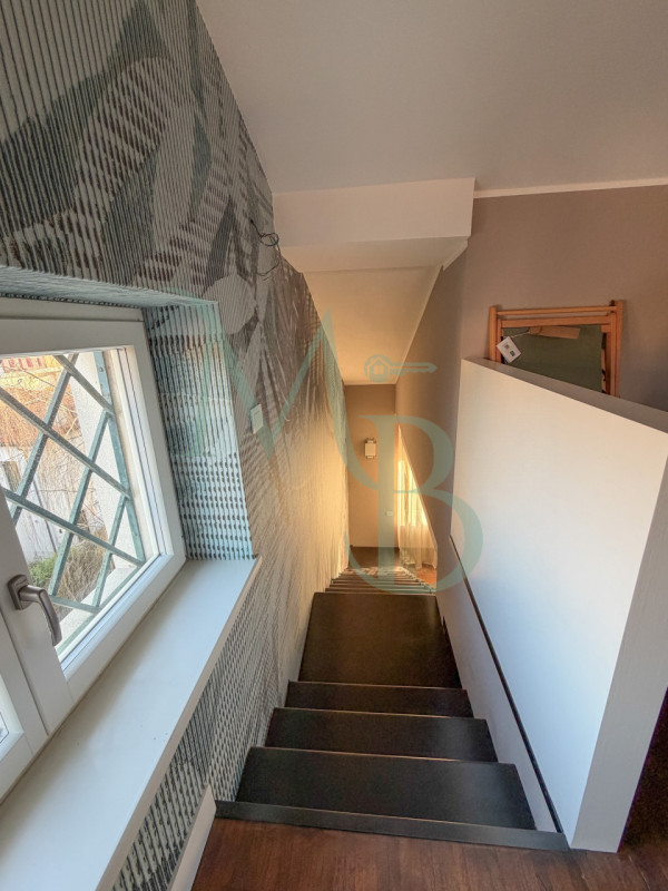 PADOVA - MADONNA PELLEGRINA: Immobiliare MB è lieta di proporre una casa che sorprende già dal pr...