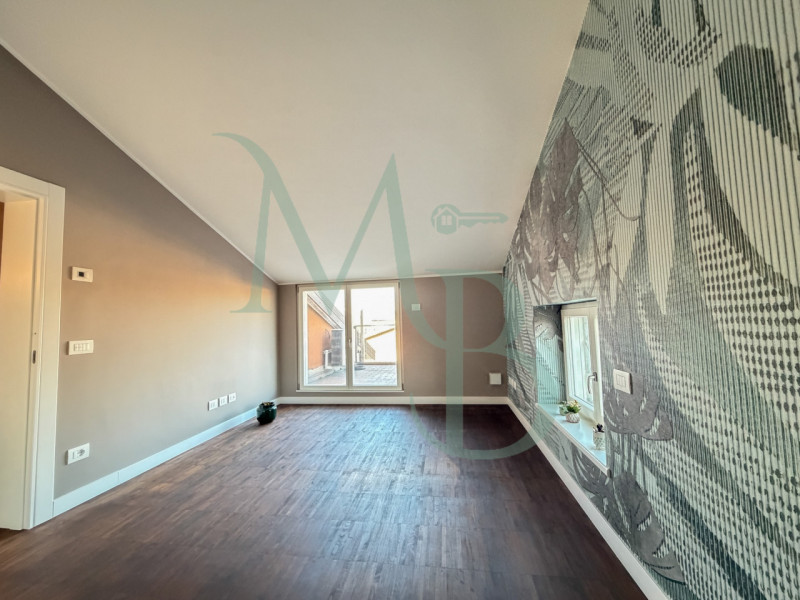 PADOVA - MADONNA PELLEGRINA: Immobiliare MB è lieta di proporre una casa che sorprende già dal pr...