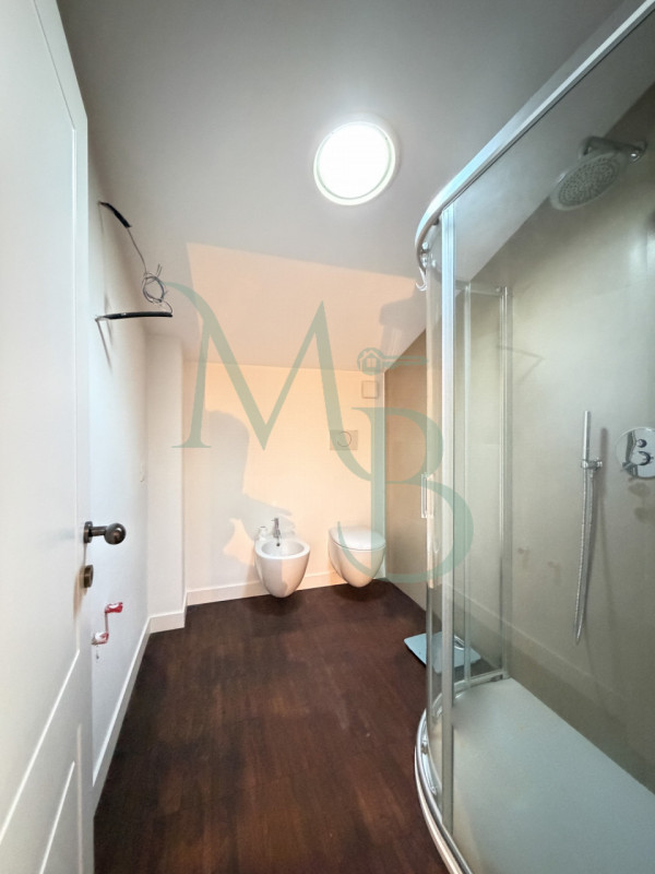 PADOVA - MADONNA PELLEGRINA: Immobiliare MB è lieta di proporre una casa che sorprende già dal pr...