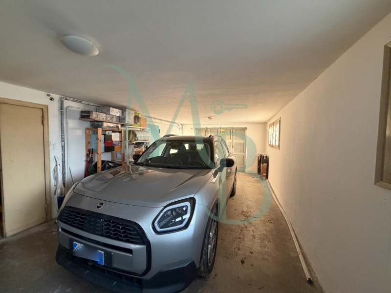 PADOVA - MADONNA PELLEGRINA: Immobiliare MB è lieta di proporre una casa che sorprende già dal pr...