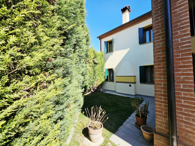 In una delle zone più suggestive dei Colli Euganei, nella località di Valle San Giorgio, frazione...