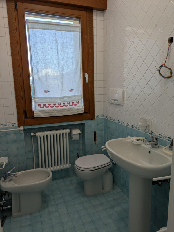 Questo bellissimo appartamento quadrilocale, situato al primo piano di una villetta singola appen...