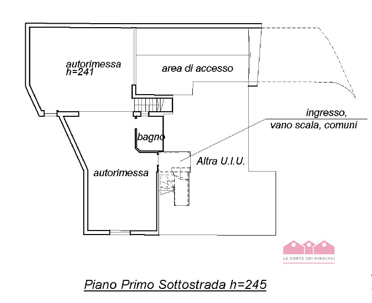 ISOLA VICENTINA: VILLA SINGOLA DIVISA IN DUE UNITA' ABITATIVE CIASCUNA DI DUE CAMERE, SOGGIORNO C...