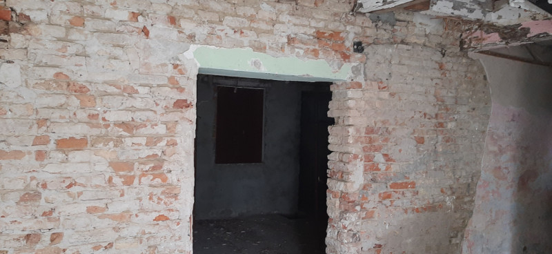 In vendita, nella suggestiva area di Zianigo di Mirano, offriamo una porzione centrale di una vec...