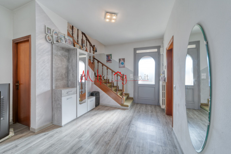 SELVAZZANO DENTRO ZONA TENCAROLA - (Rif. V193P) - Proponiamo in vendita casa singola sviluppata s...