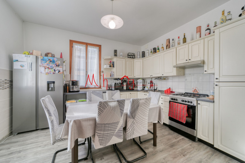 SELVAZZANO DENTRO ZONA TENCAROLA - (Rif. V193P) - Proponiamo in vendita casa singola sviluppata s...