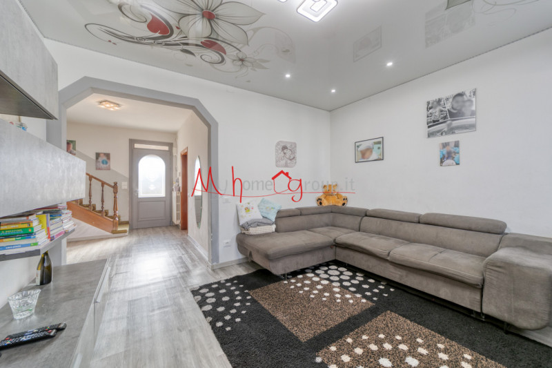 SELVAZZANO DENTRO ZONA TENCAROLA - (Rif. V193P) - Proponiamo in vendita casa singola sviluppata s...