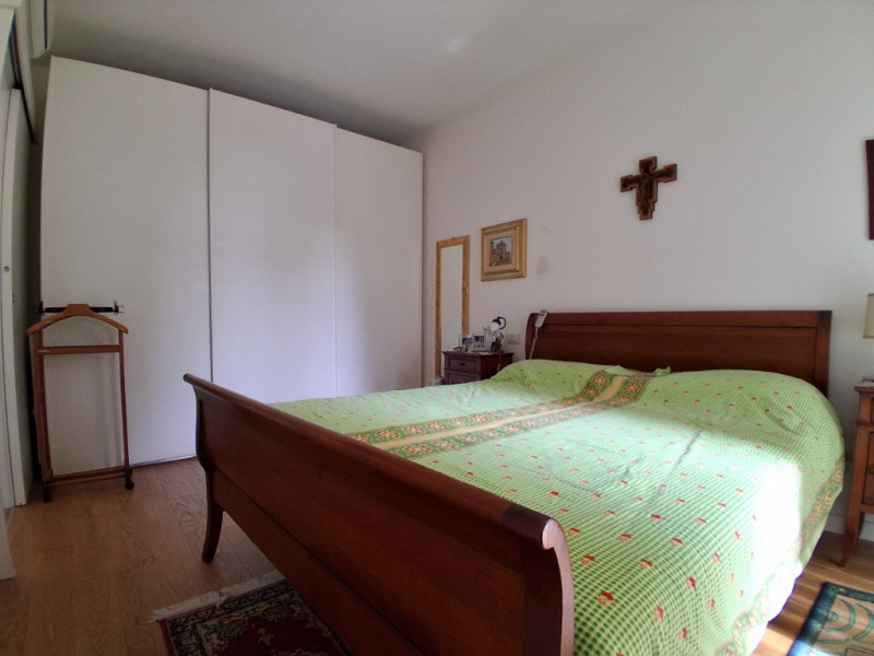 I 5 vantaggi di questo appartamento:
1. Grande spazio esterno privato: Un terrazzo di 40 mq è qua...