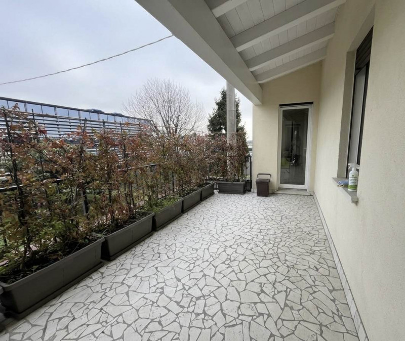 OM43 MESTRINO Proponiamo in locazione porzione di abitazione indipendente ATTICO in sole tre unit...