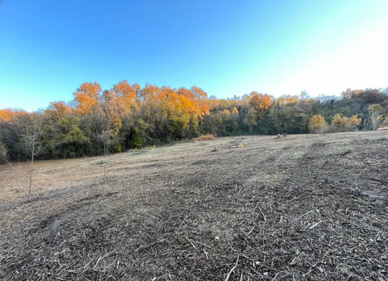 Scoprite un'opportunità unica per realizzare la vostra casa dei sogni in uno scenario naturalisti...