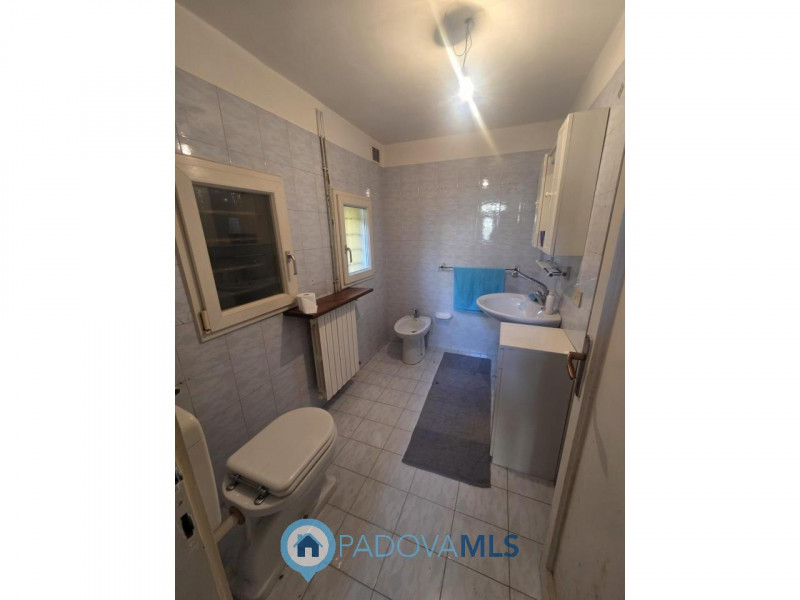 Immobile in esclusiva al Gruppo Padova MLS
PADOVA in quartiere ARCELLA/SAN LORENZO, zona residenz...