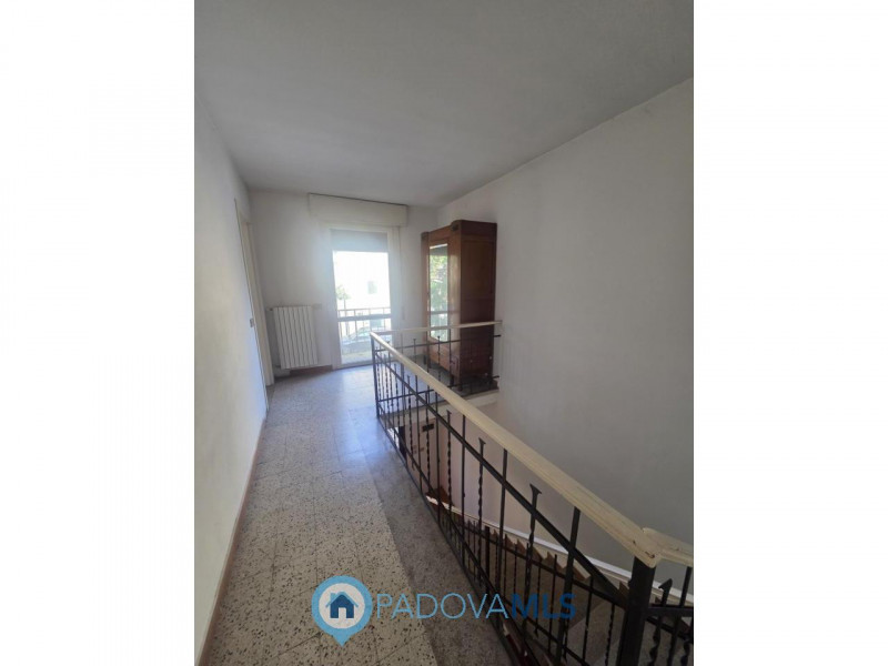 Immobile in esclusiva al Gruppo Padova MLS
PADOVA in quartiere ARCELLA/SAN LORENZO, zona residenz...