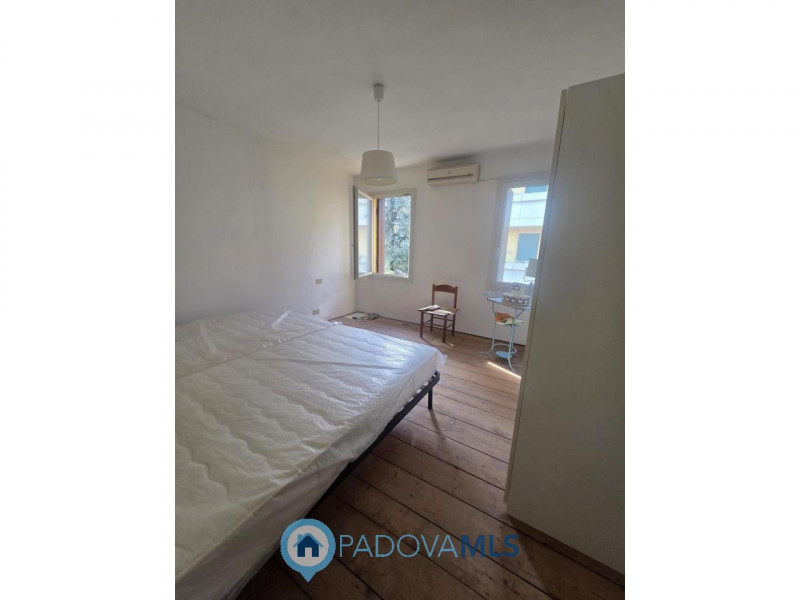 Immobile in esclusiva al Gruppo Padova MLS
PADOVA in quartiere ARCELLA/SAN LORENZO, zona residenz...