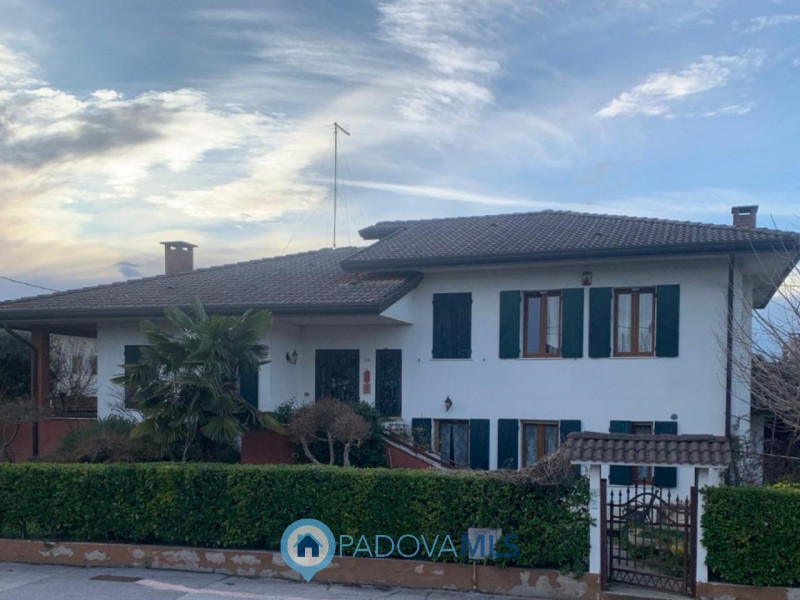 Immobile in esclusiva al Gruppo Padova MLS

Proponiamo in vendita villa indipendente edificata ne...