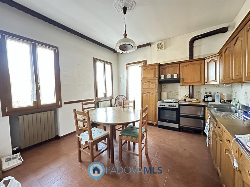 Immobile in esclusiva al Gruppo Padova MLS

Proponiamo in vendita villa indipendente edificata ne...