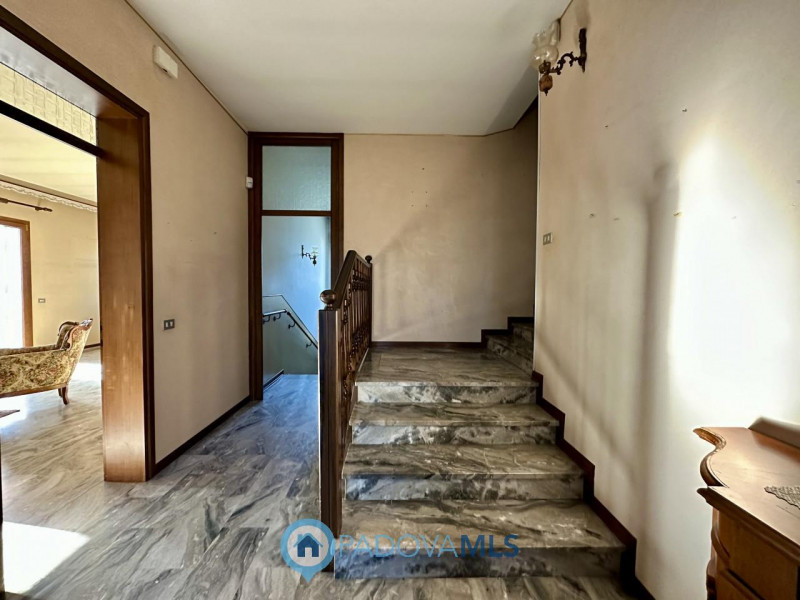 Immobile in esclusiva al Gruppo Padova MLS

Proponiamo in vendita villa indipendente edificata ne...