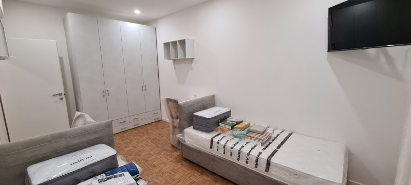 Proponiamo in affitto, nel servitissimo quartiere Palestro di Padova, un elegante appartamento tr...