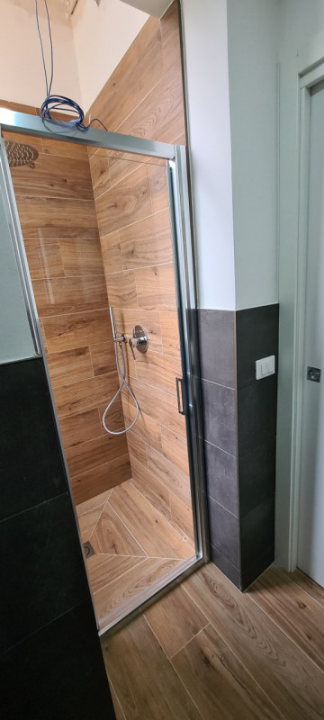 Proponiamo in affitto, nel servitissimo quartiere Palestro di Padova, un elegante appartamento tr...