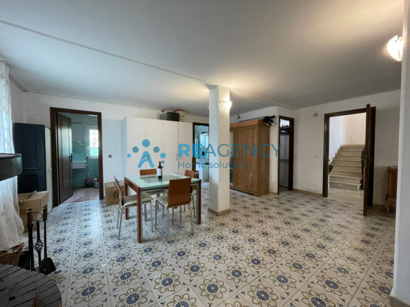 Nel centro di Creazzo, in una posizione strategica e comoda a tutti i principali servizi raggiung...