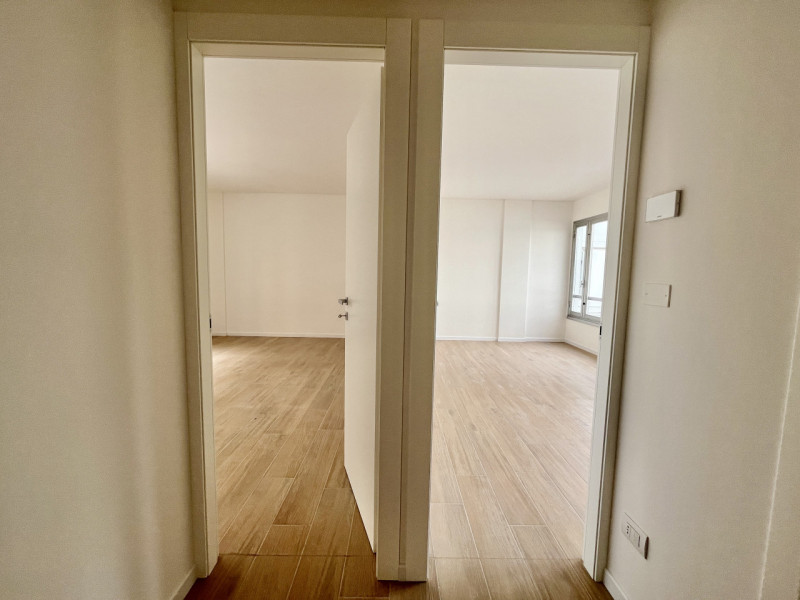 (Per INFO Monica 3482688677) Nel prestigioso contesto del Centro Storico di Padova, a pochi passi...