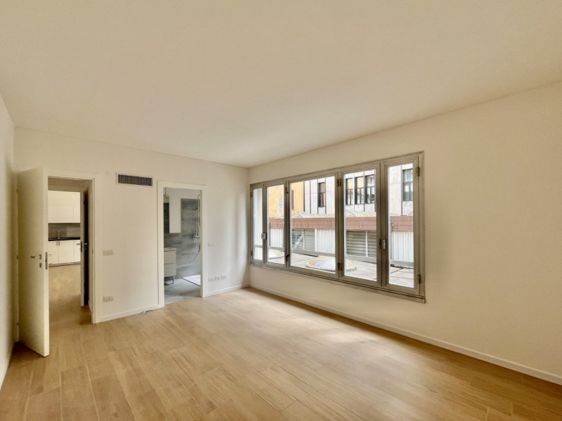 (Per info Monica 3482688677) Nel prestigioso contesto del Centro Storico di Padova, a pochi passi...