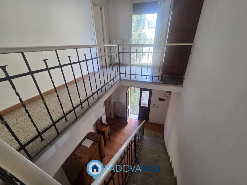 Immobile in esclusiva al Gruppo Padova MLS PADOVA 

in quartiere ARCELLA/SAN LORENZO, zona reside...