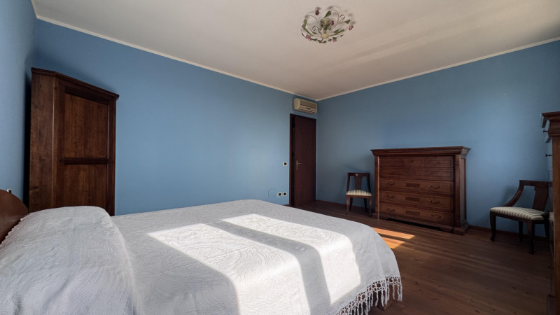 Nel cuore della suggestiva campagna veneziana, in posizione riservata ed immersa nel verde, propo...