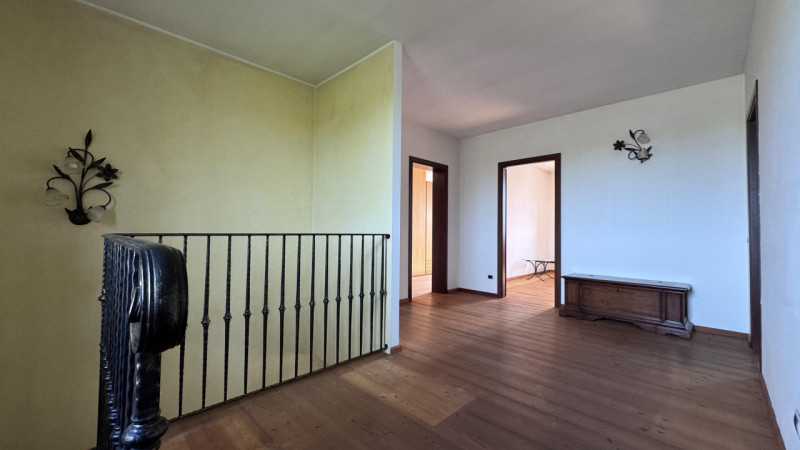 Nel cuore della suggestiva campagna veneziana, in posizione riservata ed immersa nel verde, propo...