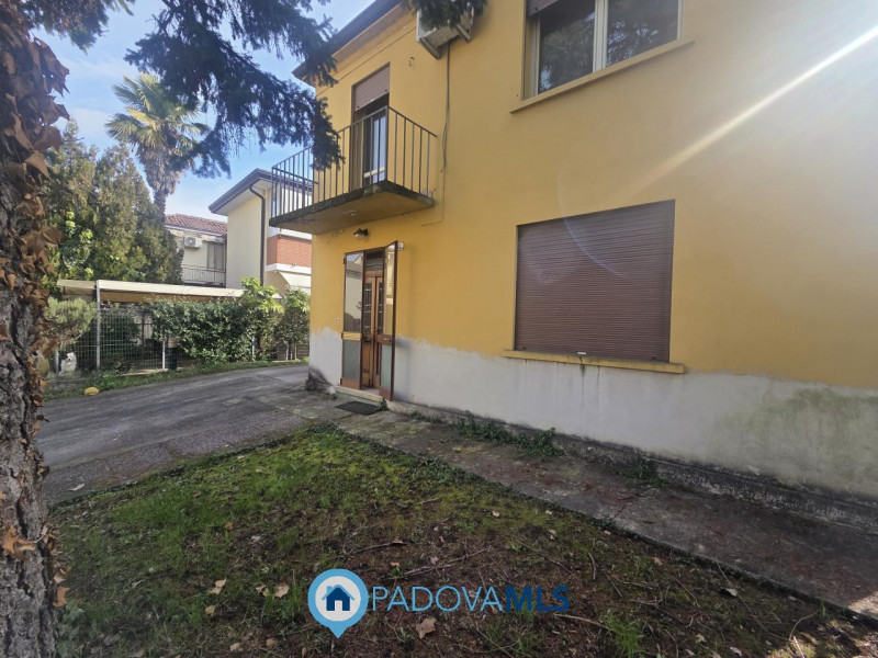 Immobile in esclusiva al Gruppo Padova MLS
PADOVA in quartiere ARCELLA/SAN LORENZO, zona residenz...