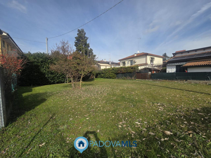 Immobile in esclusiva al Gruppo Padova MLS
PADOVA in quartiere ARCELLA/SAN LORENZO, zona residenz...