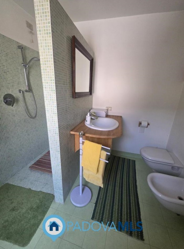 Immobile in esclusiva al Gruppo Padova MLS
PADOVA in quartiere ARCELLA/SAN LORENZO, zona residenz...