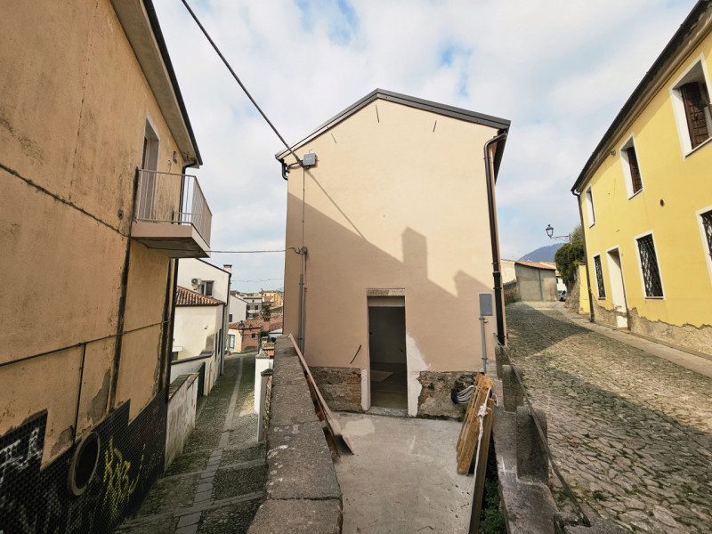 Comodo al centro di Monselice, proponiamo in affitto un moderno appartamento di nuova realizzazio...