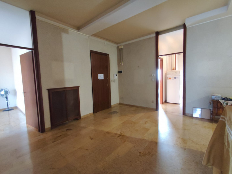 Situato nel prestigioso Centro Storico di Vicenza, questo straordinario appartamento di oltre 368...