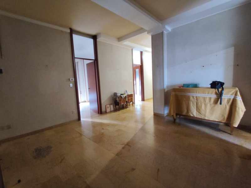 Situato nel prestigioso Centro Storico di Vicenza, questo straordinario appartamento di oltre 368...