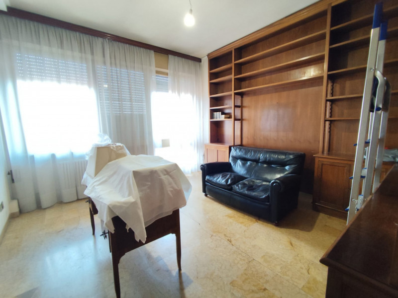 Situato nel prestigioso Centro Storico di Vicenza, questo straordinario appartamento di oltre 368...