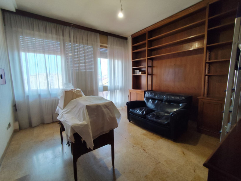 Situato nel prestigioso Centro Storico di Vicenza, questo straordinario appartamento di oltre 368...