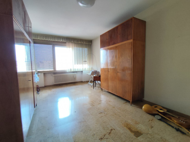 Situato nel prestigioso Centro Storico di Vicenza, questo straordinario appartamento di oltre 368...