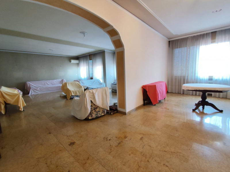 Situato nel prestigioso Centro Storico di Vicenza, questo straordinario appartamento di oltre 368...