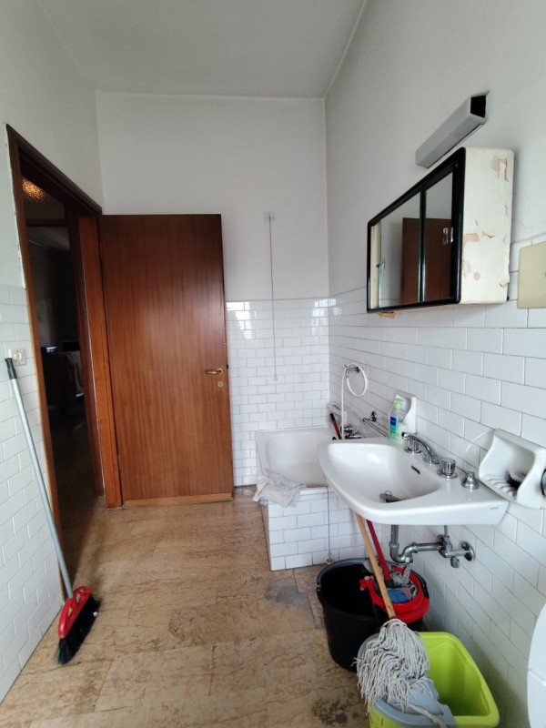 Situato nel prestigioso Centro Storico di Vicenza, questo straordinario appartamento di oltre 368...