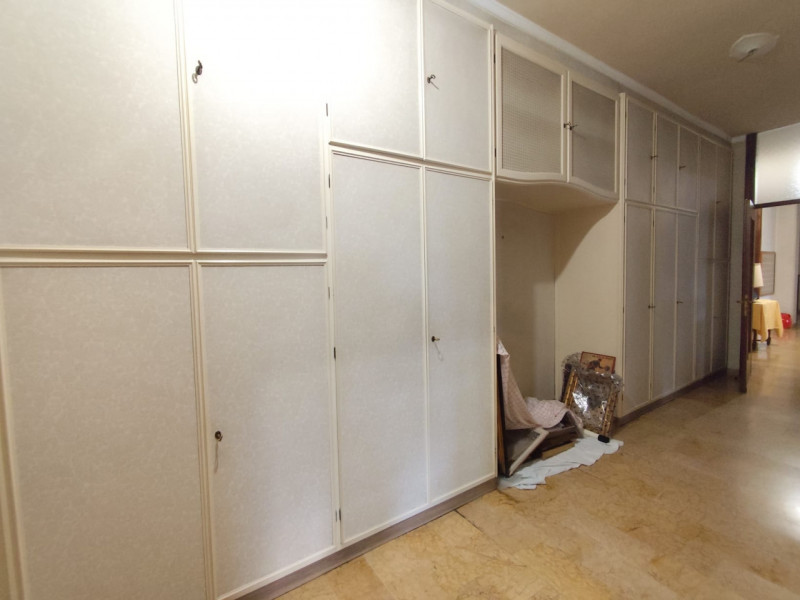 Situato nel prestigioso Centro Storico di Vicenza, questo straordinario appartamento di oltre 368...