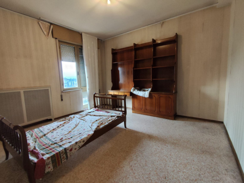 Situato nel prestigioso Centro Storico di Vicenza, questo straordinario appartamento di oltre 368...