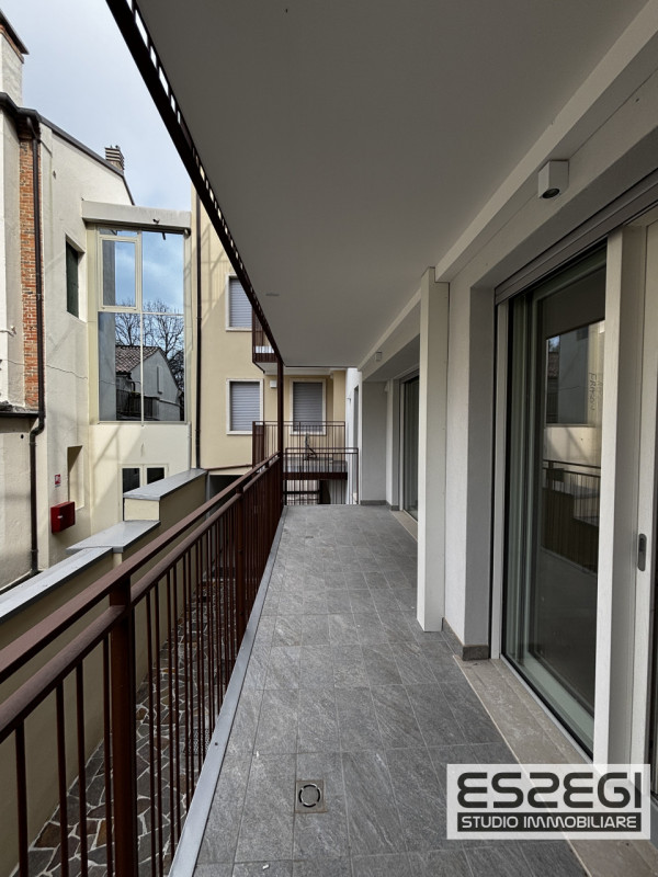 PADOVA CENTRO STORICO: Vendesi appartamento bicamere in prestigioso edificio residenziale di nuov...