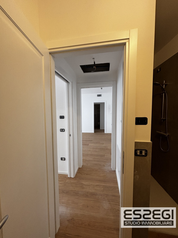 PADOVA CENTRO STORICO: Vendesi appartamento bicamere in prestigioso edificio residenziale di nuov...