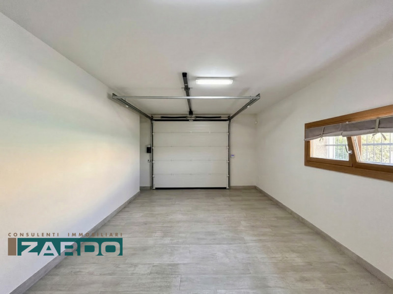 Rif. C-239 (per info N. 3409172184 )

Scopri questa affascinante casa singola situata nella tranq...