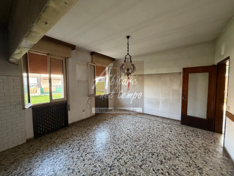 CITTADELLA (PD) - ZONA FACCA

Sei alla ricerca di una soluzione abitativa spaziosa, indipendente ...