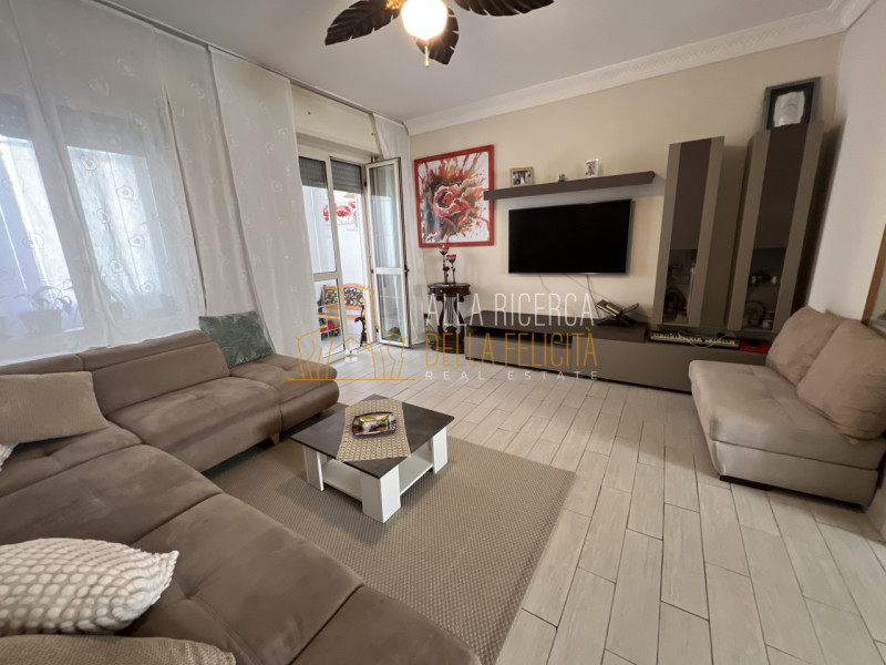 SCHIO - Santa Croce: In tranquilla zona tranquilla e comoda a tutti i servizi, BICAMERE con giard...